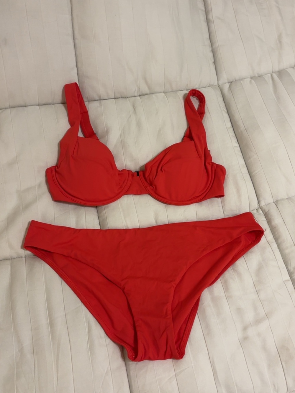 VETCHY Red Laguna Bikini Set